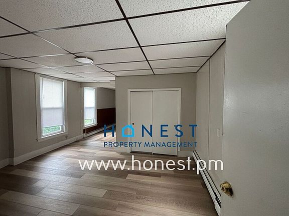 2nd image of 9 Maple St Unit 2