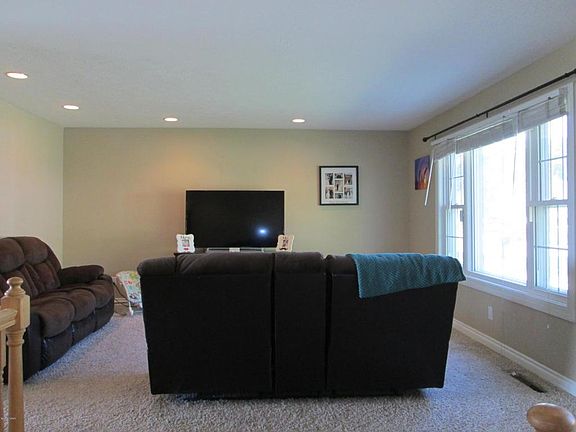 4th image of 1309 3rd West Hill Dr