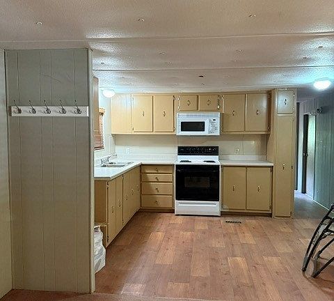 3rd image of 354 Placid Cove Dr