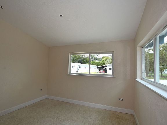 5th image of 920 Alhambra Dr
