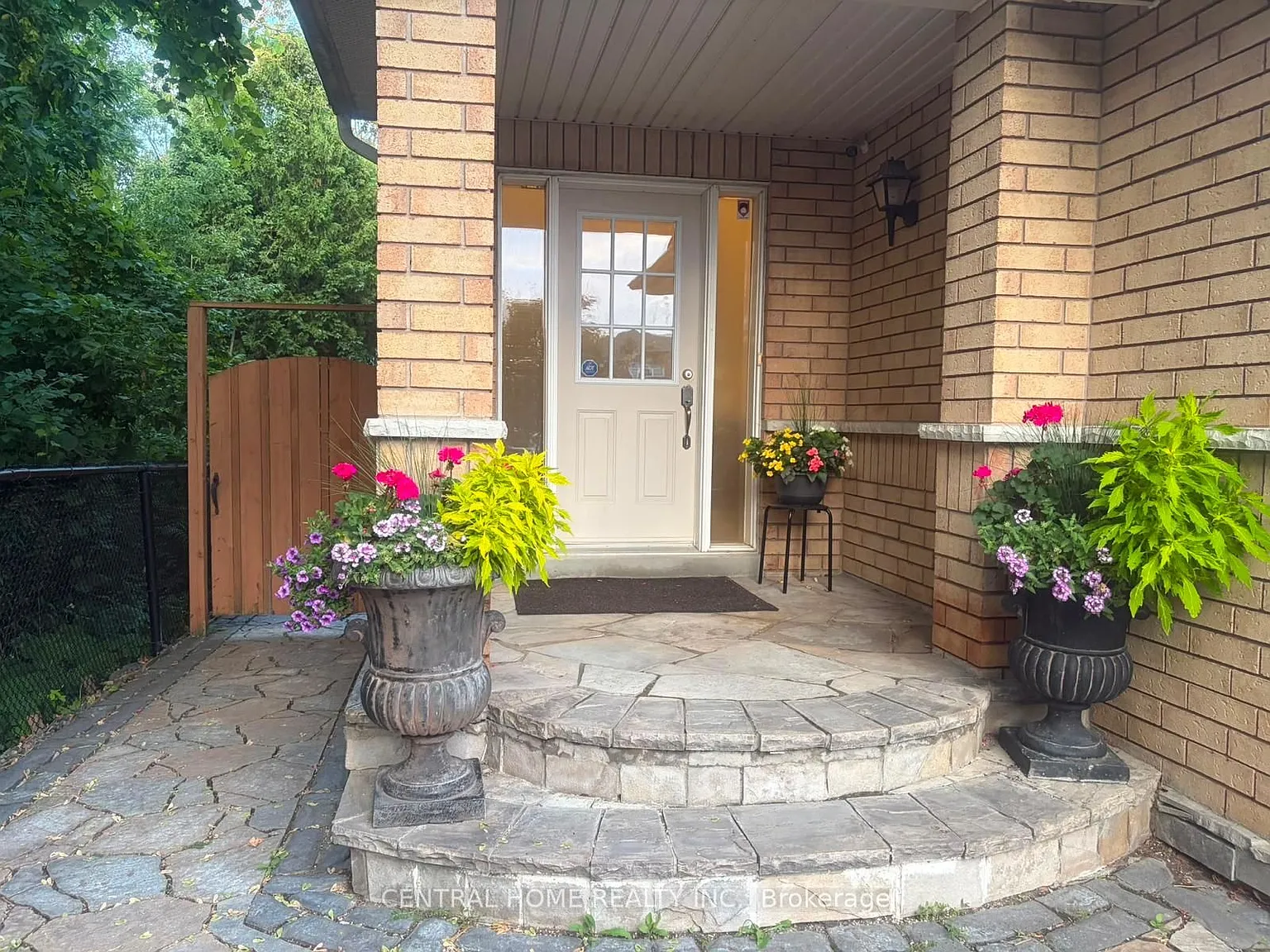 4 bed, $3,850 — Photo 2