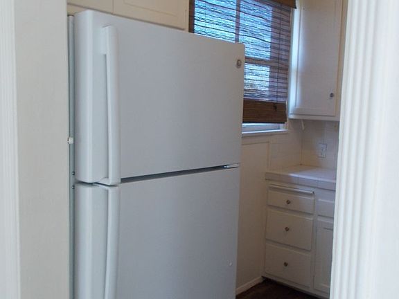 4th image of 4477 Atlantic Ave #3