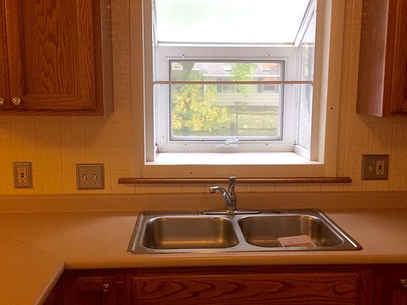 5th image of 276 Owosso Ave