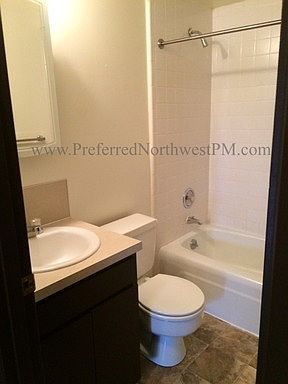 2nd image of 975 Hilyard St APT 6