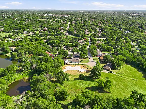 4th image of 1214 Oakwood Trl