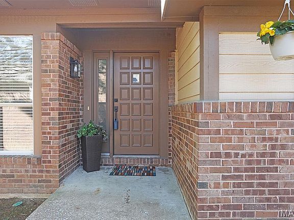 3rd image of 1038 King Henry Ct