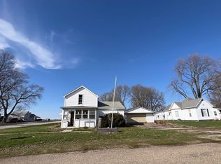104 E Myrtle St, Mason City, IL 62664