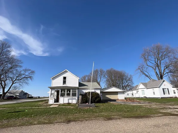 104 E Myrtle St, Mason City, IL 62664
