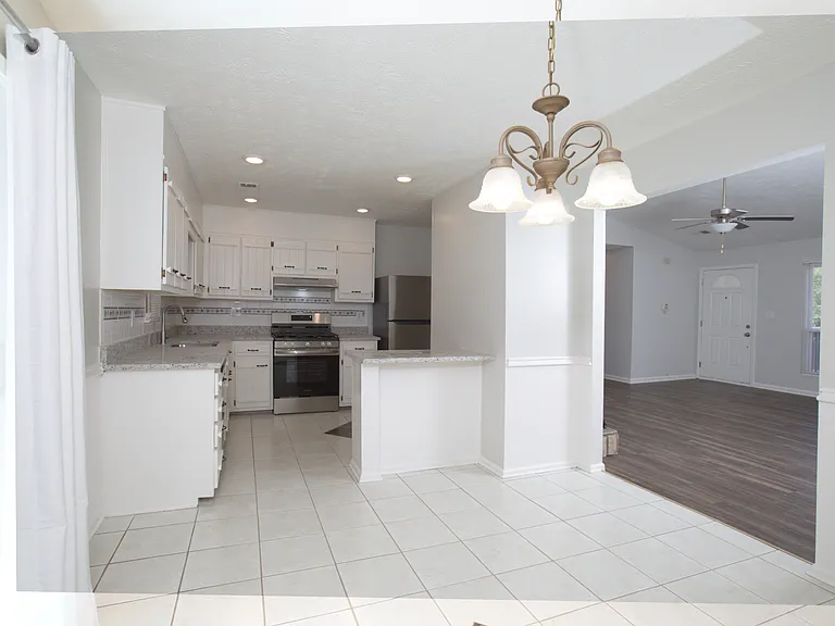 2056 Corners Cir — Photo 4