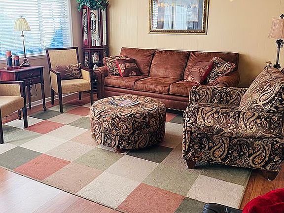 2nd image of 1020 Broyles St