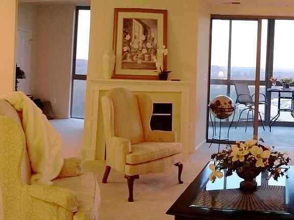 Spacious living areas facing the River!