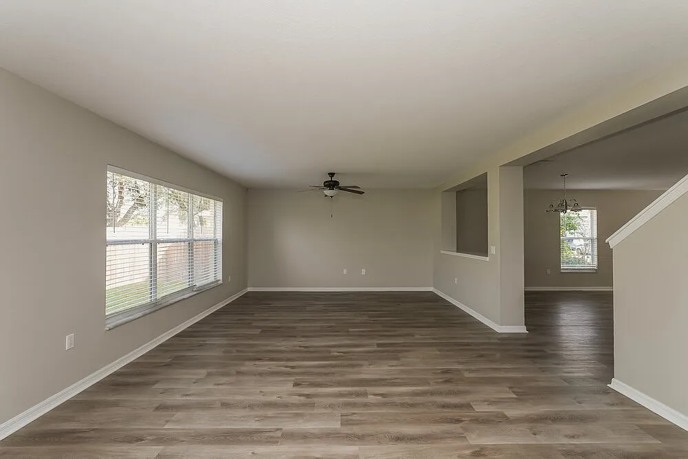 3 bed, 2.5 bath, 2749 sqft, $3,860 — Photo 4