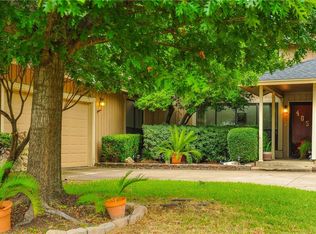 405 Gingerbread Ln, Waxahachie, TX 75165