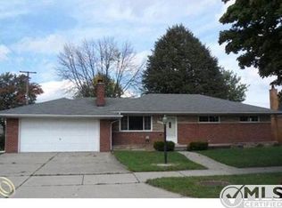 8505 Helen St, Center Line, MI 48015