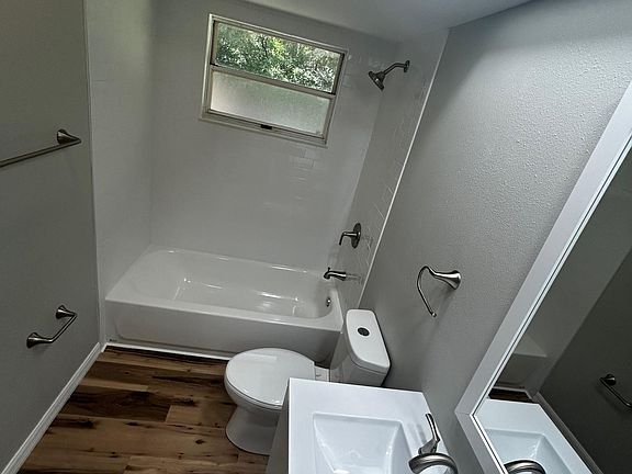 5th image of 2910 S Coleman Ave #2912