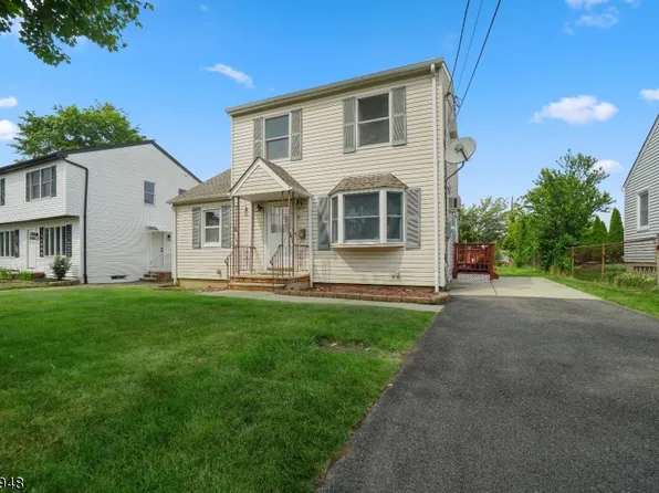 22 Stanley St, Clifton City, NJ 07013