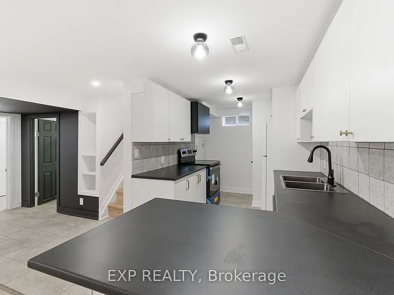 111 Riverside Dr N — Photo 10
