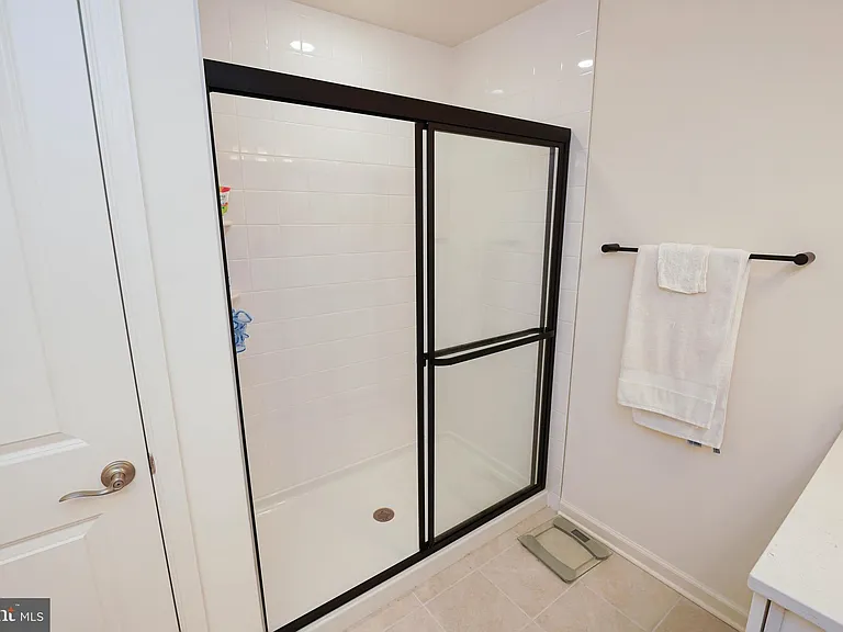 414 Waterfield Ct — Photo 40