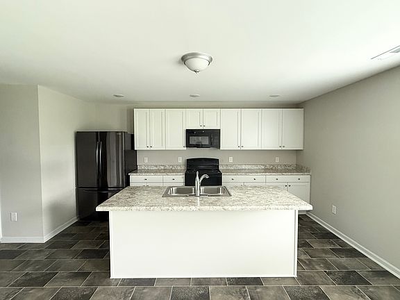 4th image of 3716 Stone St