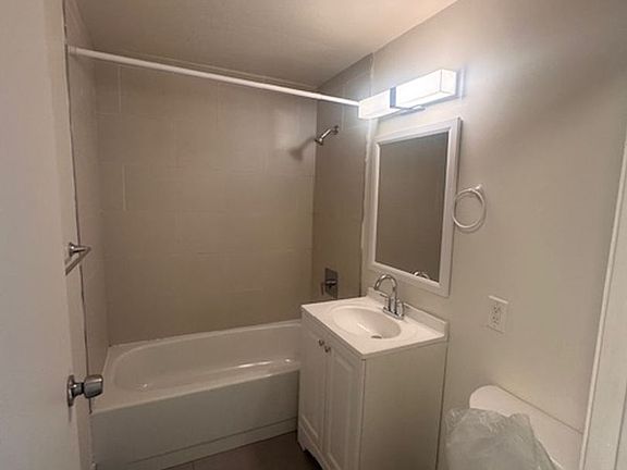 5th image of 15 Taylor St #D-414