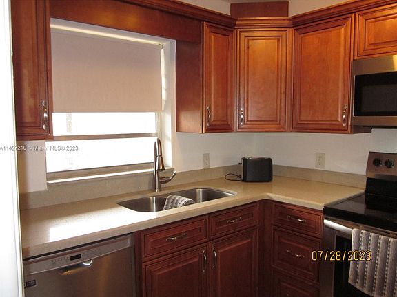 2nd image of 9441 Live Oak Pl APT 407