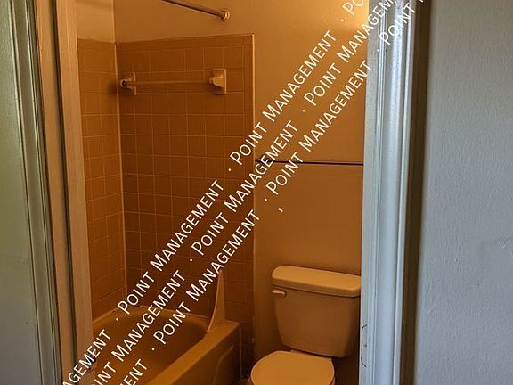 3rd image of 1912 Wayne St NE #9