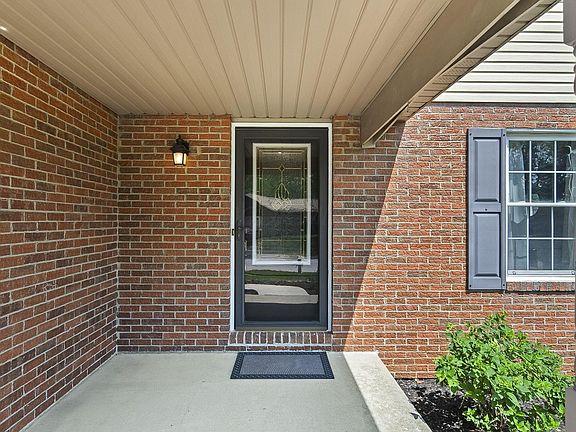 3rd image of 846 Walbridge Dr