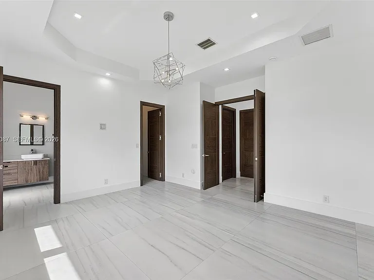 2400 SW 112th Ave — Photo 33