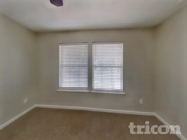 656 Sunny Stroll Dr — Photo 10