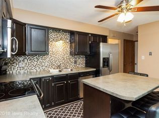 2304 40th St, Des Moines, IA 50310