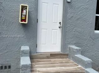 922 NW 2nd St #2, Miami, FL 33128