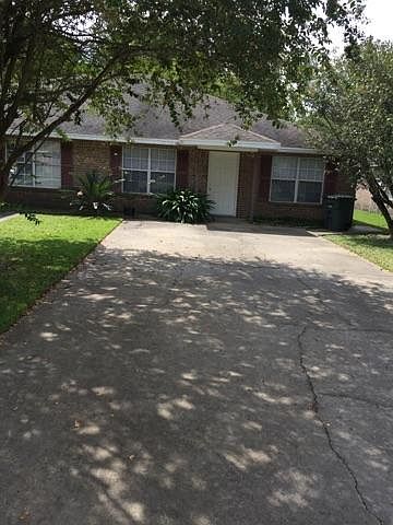 1st image of 1715 N Tallowood Dr