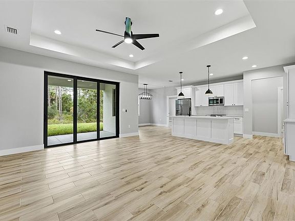 4th image of 1113 Sherwin St