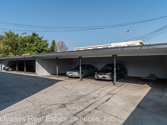 2nd image of 2320 Virginia Ave APT 06