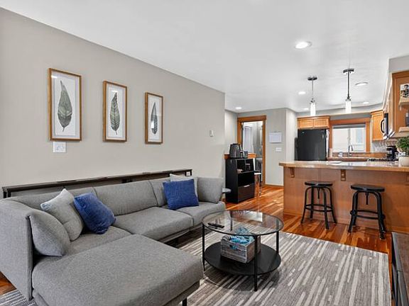 5th image of 9237 17th Ave SW #3