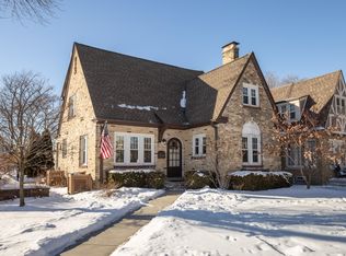 5701 N Bay Ridge Ave, Whitefish Bay, WI 53217