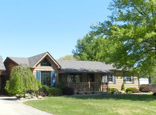 812 Fern Dr, Versailles, IN 47042