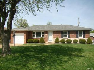 4145 Fabian Dr, Saint Louis, MO 63125