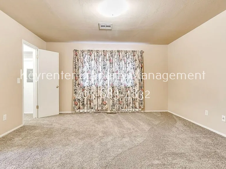 5804 NW 89th St — Photo 15