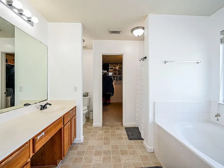 2534 Halstead Dr — Photo 28