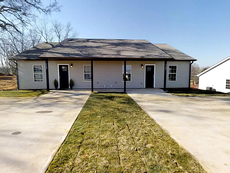 Clark Road — Photo 11