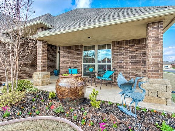 3rd image of 12201 Fox Hill Way