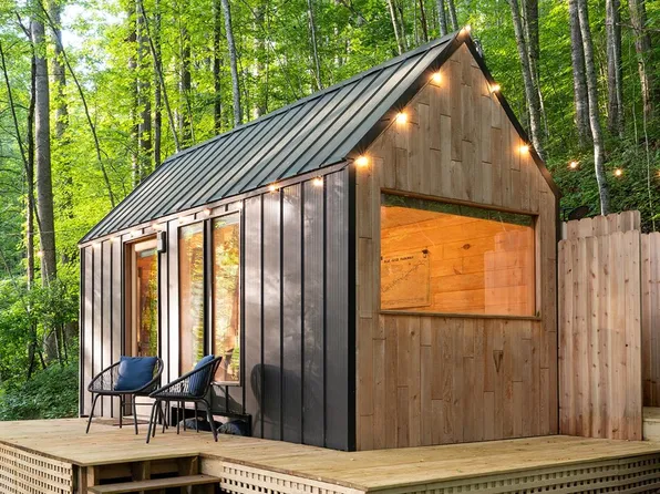 198 Quiet Forest Ln, Sylva, NC 28779