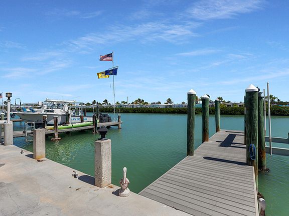 4th image of 70 7th St