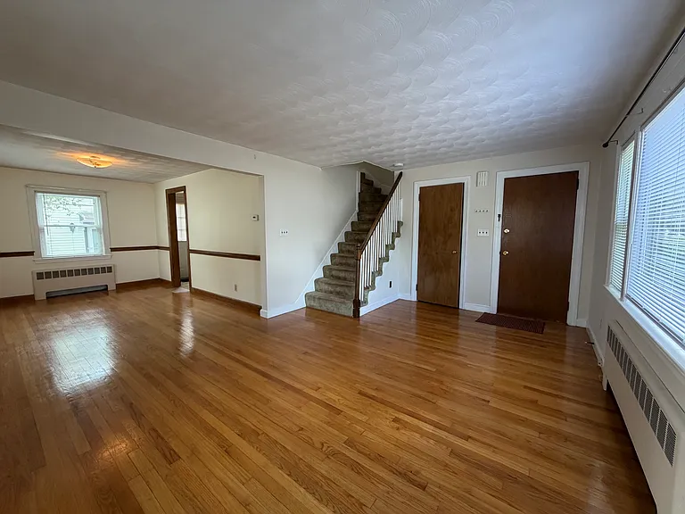 35 Rose Ave #35 — Photo 5