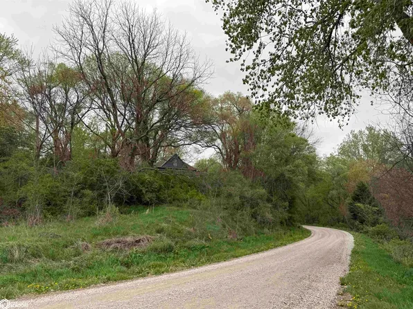 2711 286th St, Hamburg, IA 51640