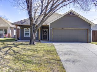 1006 Yale St, River Oaks, TX 76114