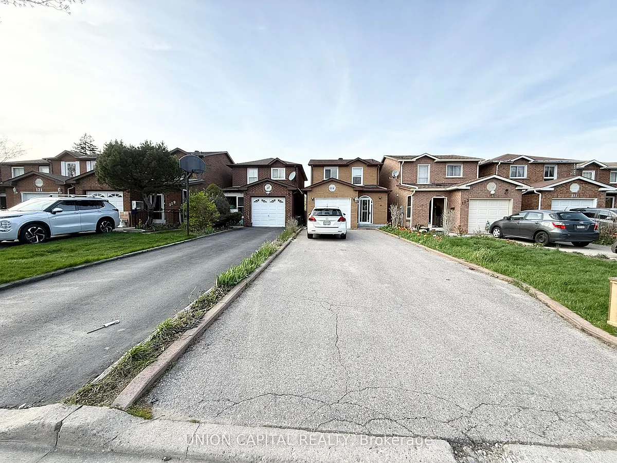 Building Photo - 115 Dunbar Cres