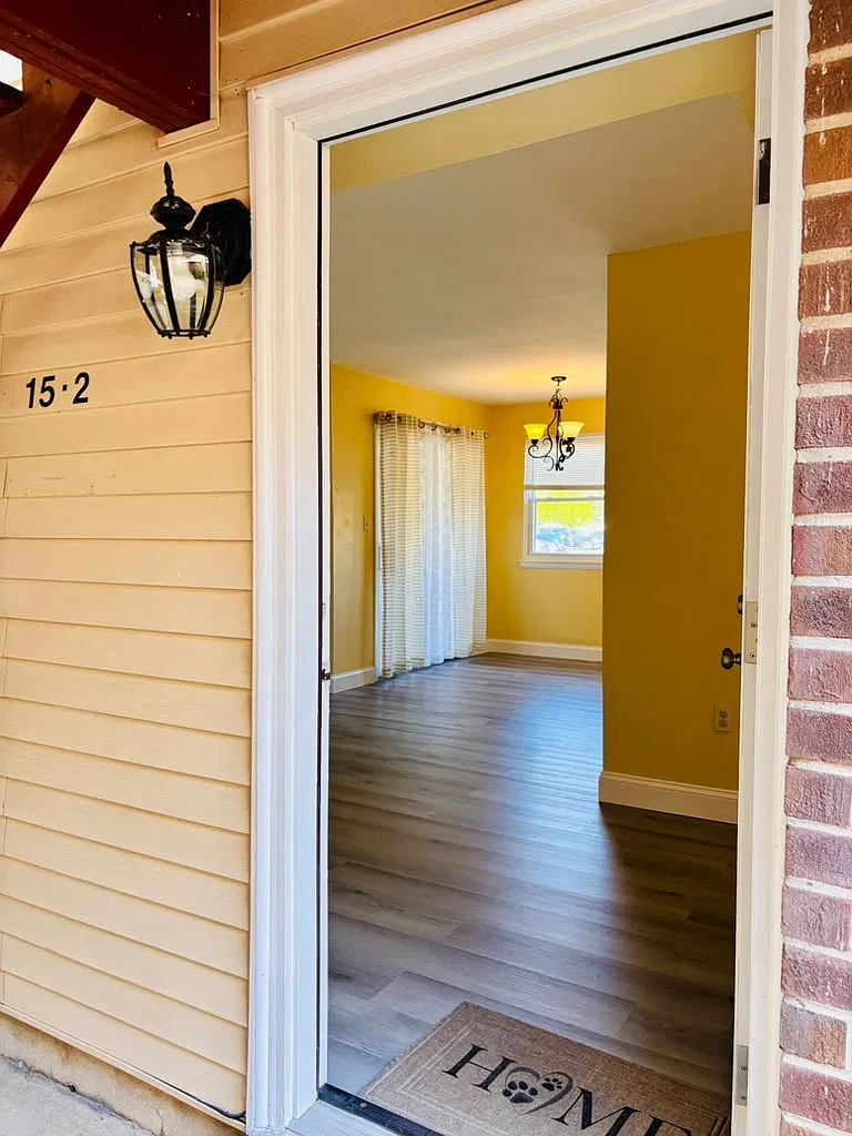 1 bed, 1000 sqft, $1,700 — Photo 1