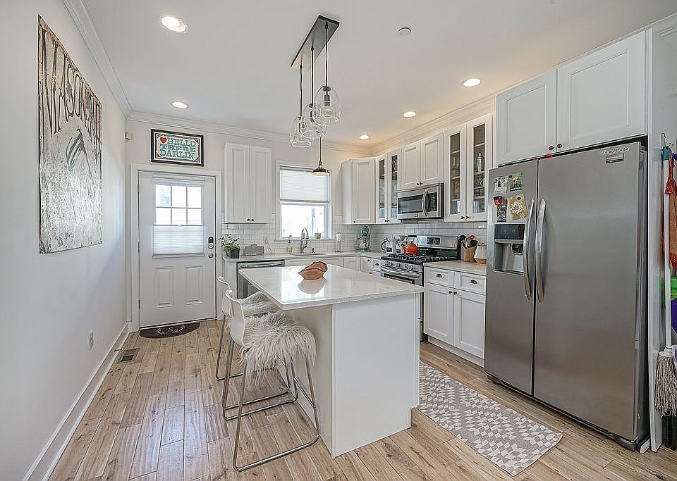 1st image of 2537 E Gordon St